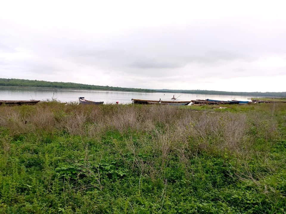 Check out photos of our first contact with Fulani families across the Imala Dam! What an amazing experience!